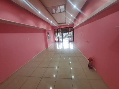 Arriendo-de-Local-Comercial-en-Valdivia-CERCANO-AL-CENTRO